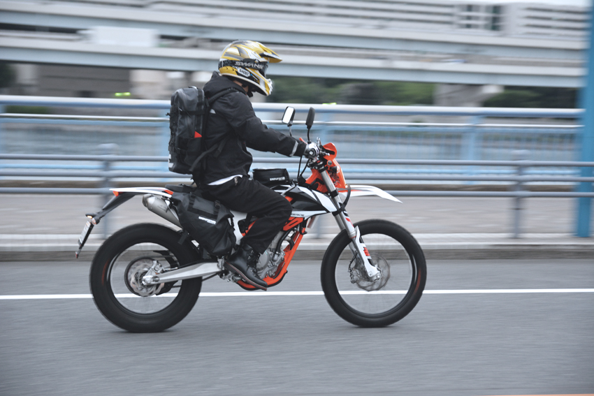 バイクをアドベンチャー仕様にお手軽カスタム エンデュリスタン装着でバイクはこんなに強くなる News ニュース ジャペックス公式サイト
